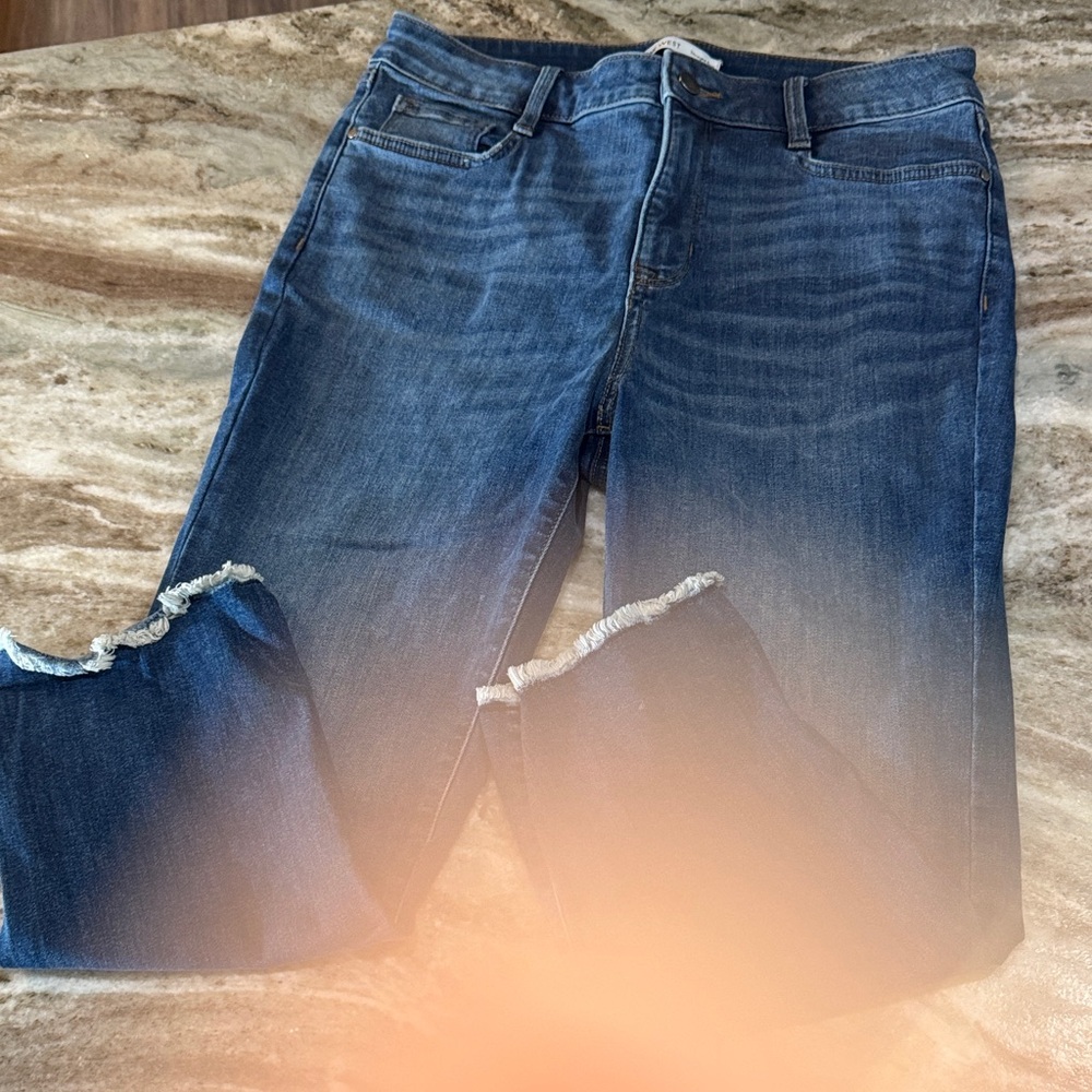 Nine West Medium Blue Ankle Jeans with Frayed Hem